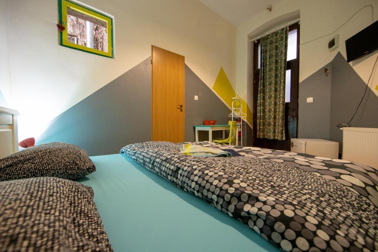 Hostel Cornel Тимишоара Экстерьер фото