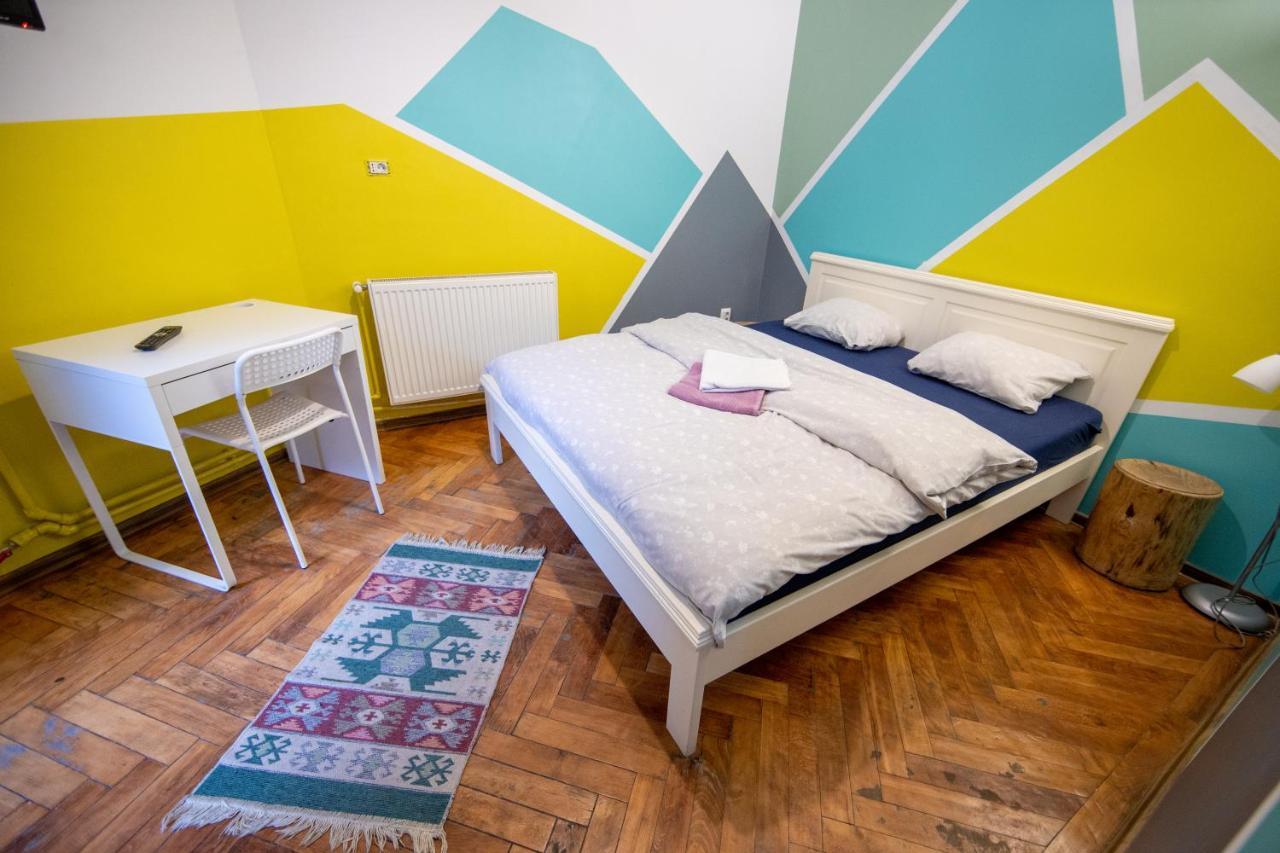 Hostel Cornel Тимишоара Экстерьер фото