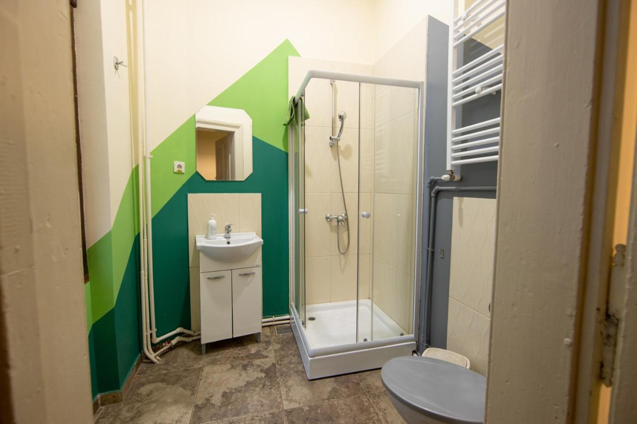 Hostel Cornel Тимишоара Экстерьер фото
