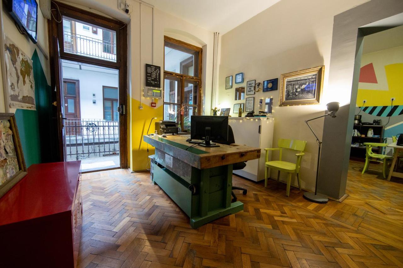 Hostel Cornel Тимишоара Экстерьер фото